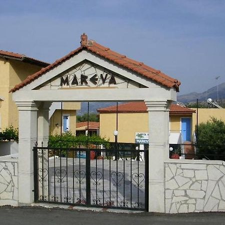 הרסוניסוס Mareva Hotel Apartments מראה חיצוני תמונה