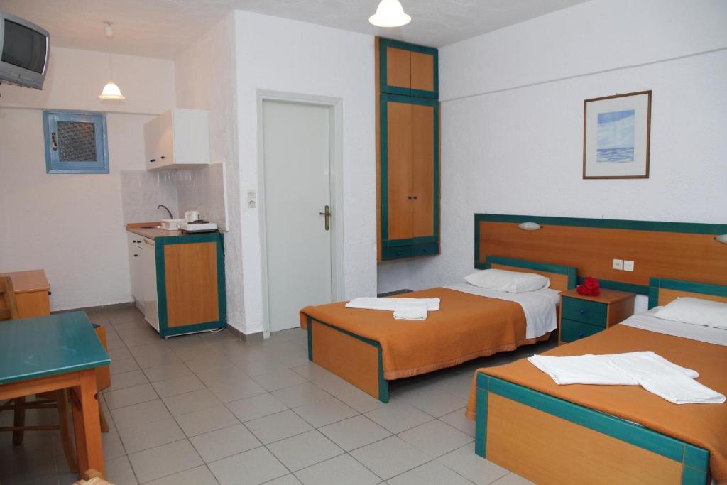 הרסוניסוס Mareva Hotel Apartments מראה חיצוני תמונה