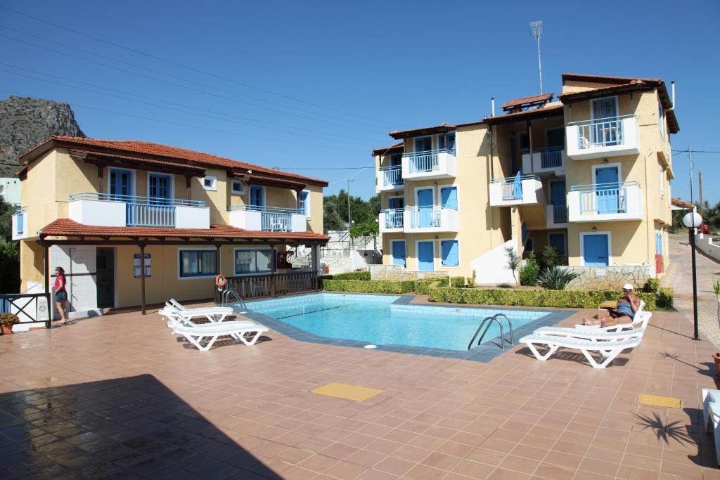 הרסוניסוס Mareva Hotel Apartments מראה חיצוני תמונה