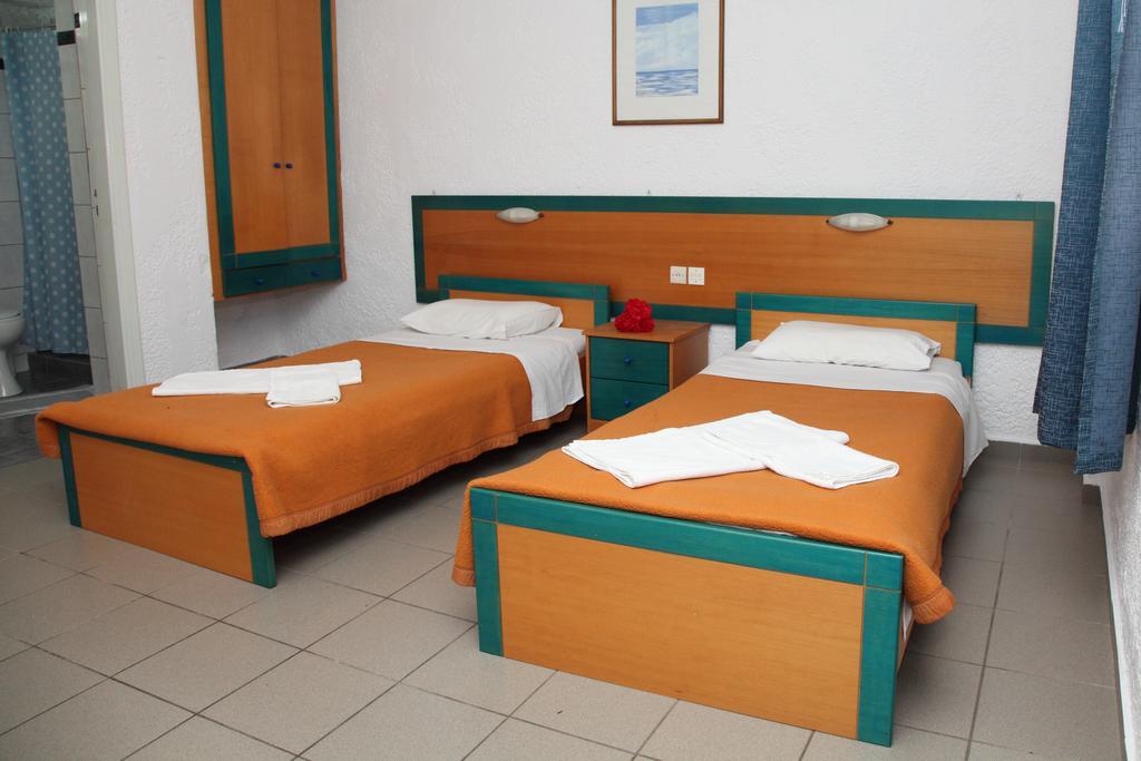 הרסוניסוס Mareva Hotel Apartments חדר תמונה