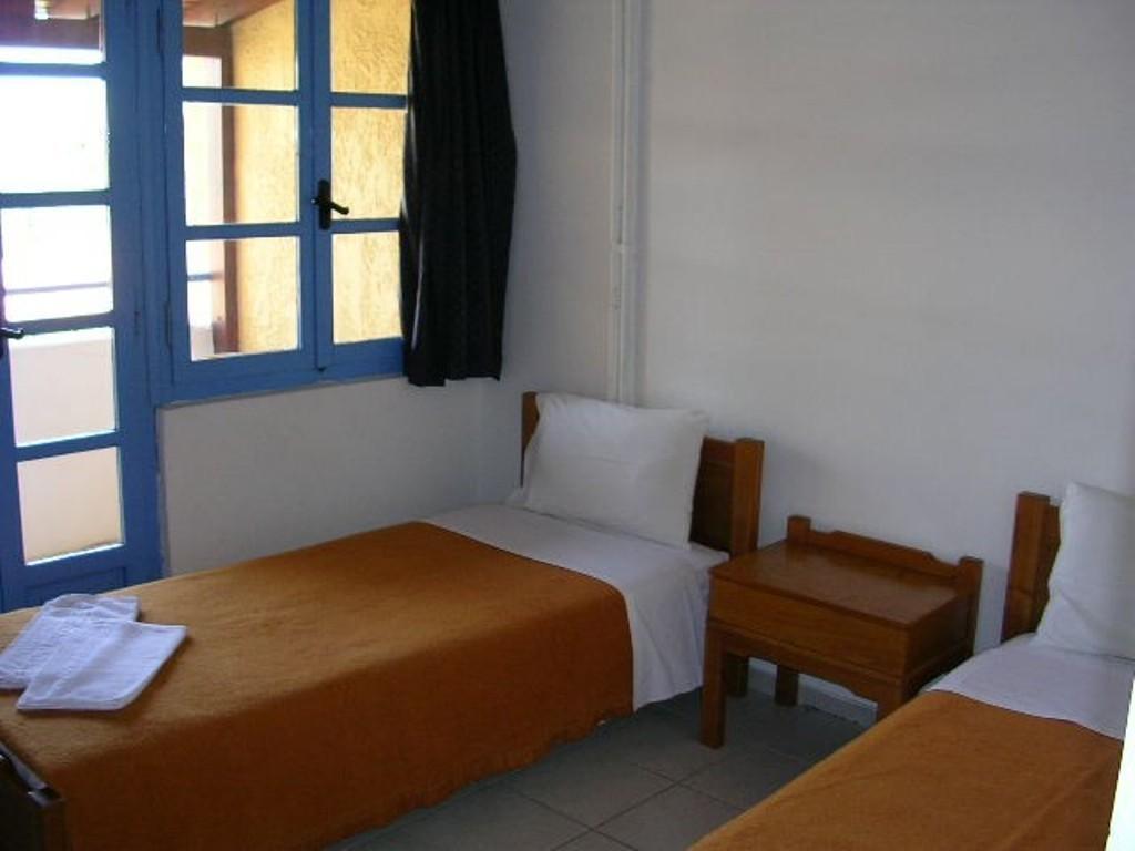 הרסוניסוס Mareva Hotel Apartments חדר תמונה