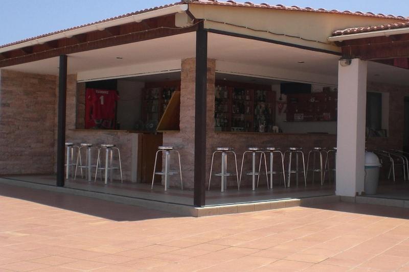 הרסוניסוס Mareva Hotel Apartments מראה חיצוני תמונה