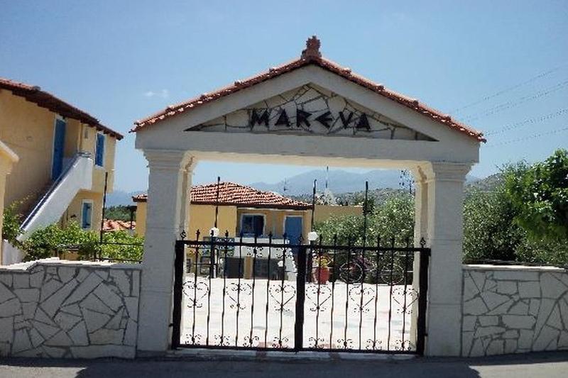 הרסוניסוס Mareva Hotel Apartments מראה חיצוני תמונה